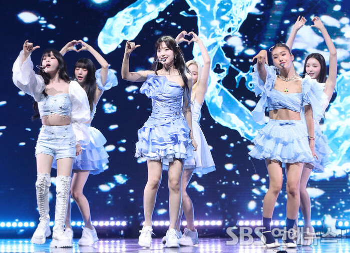 OH MY GIRL at the 'Golden Hourglass' media showcase in Seoul.