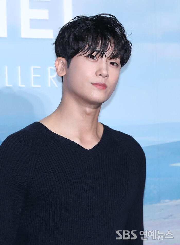 [Throwback] Park Hyungsik Lets His Eyes Do the Talking
