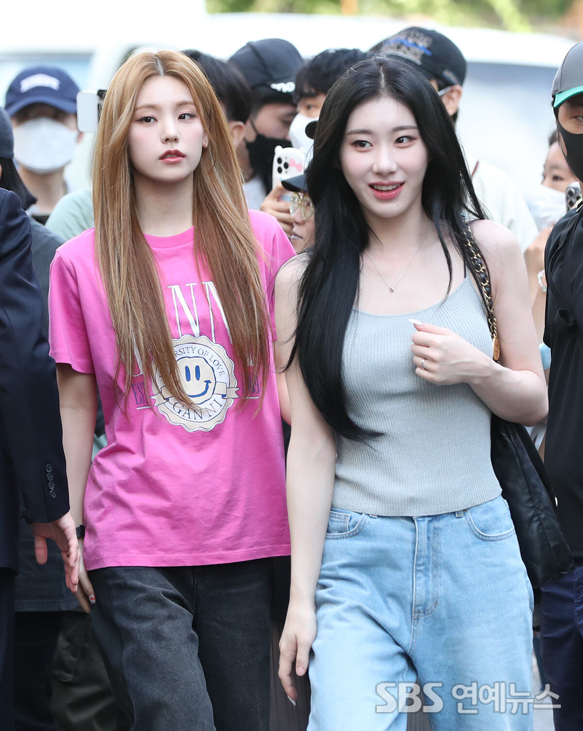 [Throwback] ITZY Serves Effortless Glam on the Way to KBS