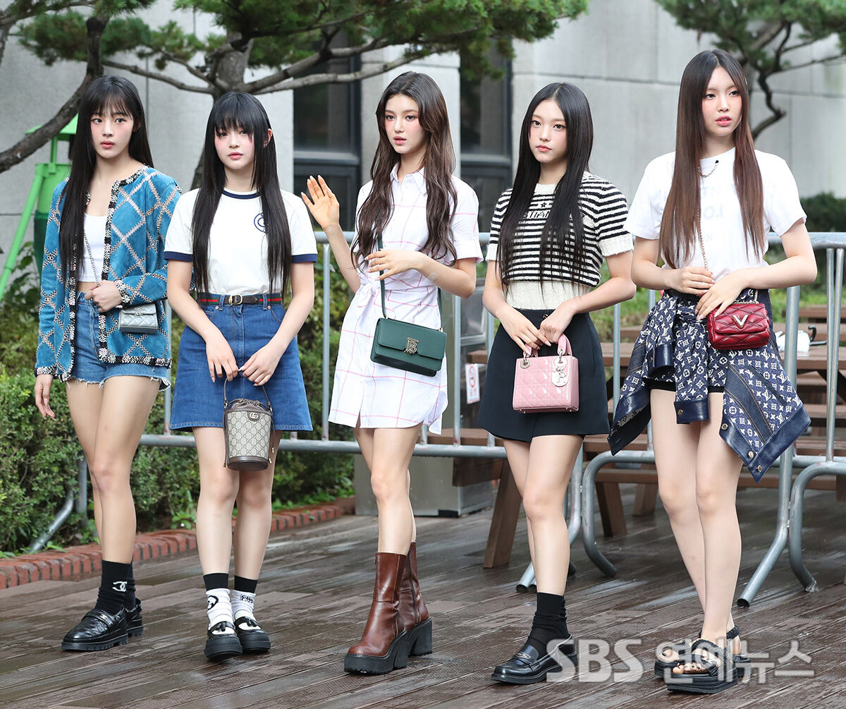 [펀펀한 현장] 뉴진스, '5인 5명품, 럭셔리 휘감은 출근길'