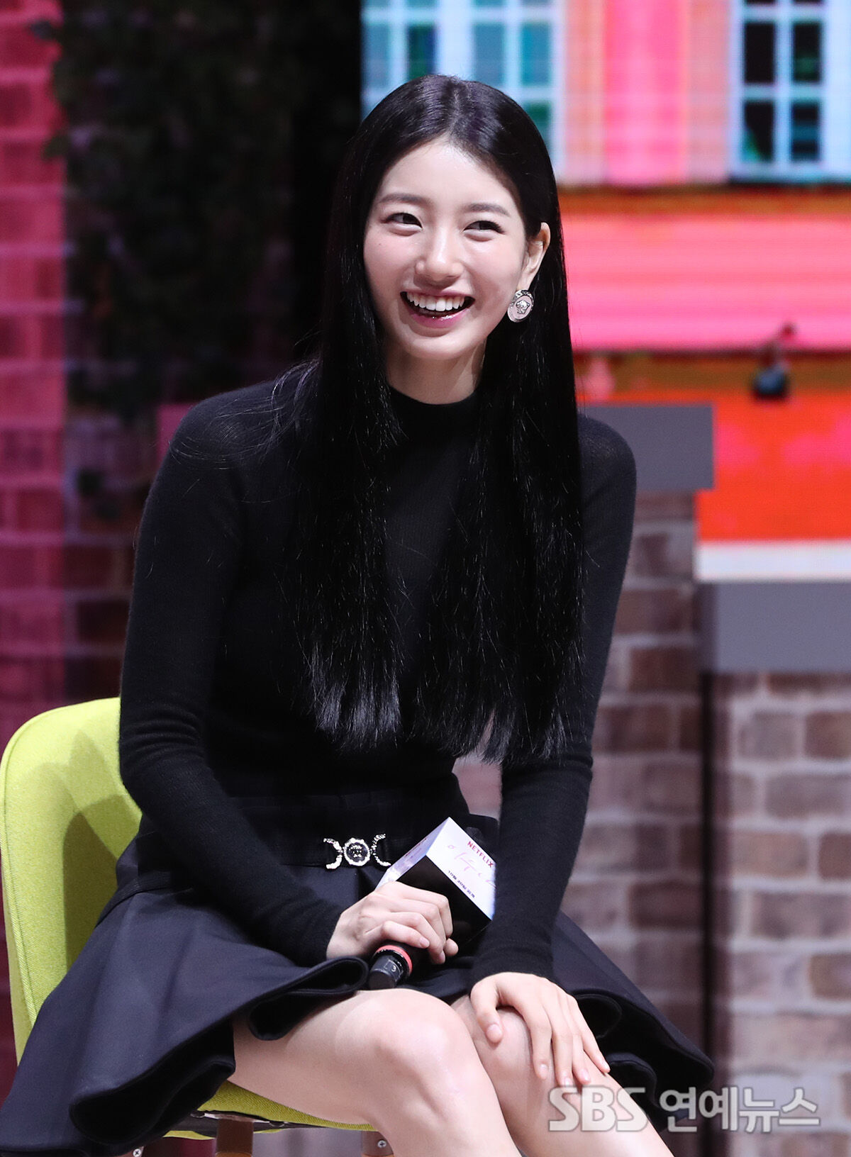 [Throwback] Suzy Stuns With Her Classic 'First Love' Smile at Netflix's 'Doona!' Press Event