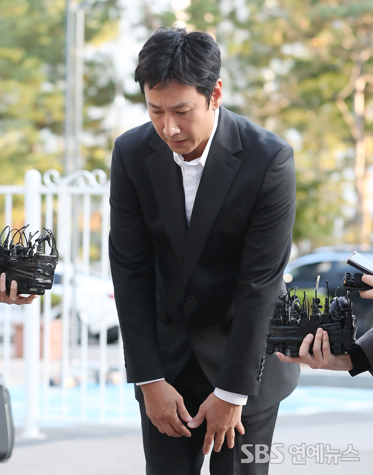 이선균