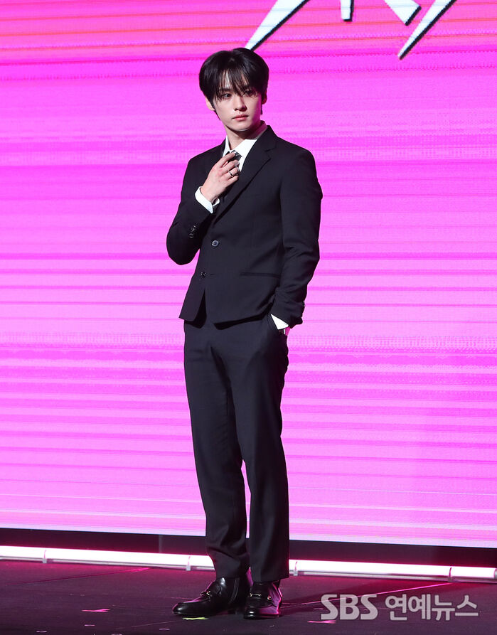Stray Kids' Lee Know