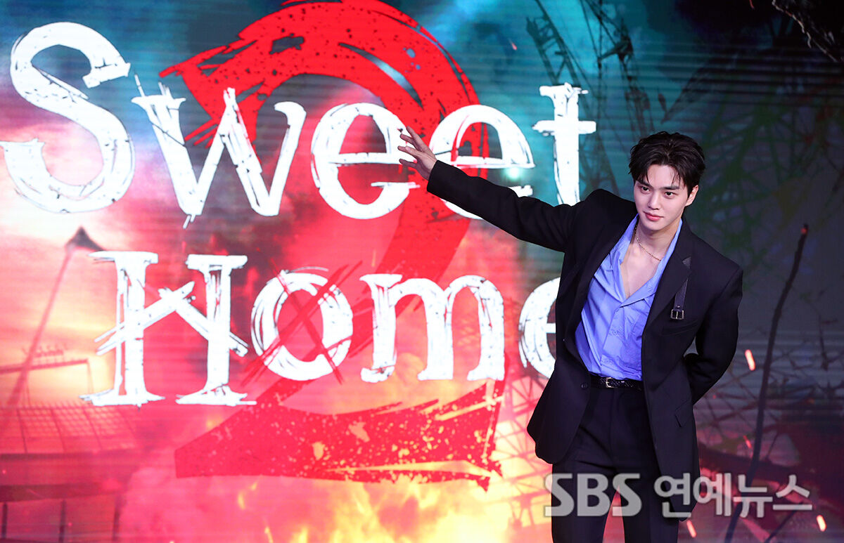 [Throwback] Song Kang Returns With Sweet Home 2