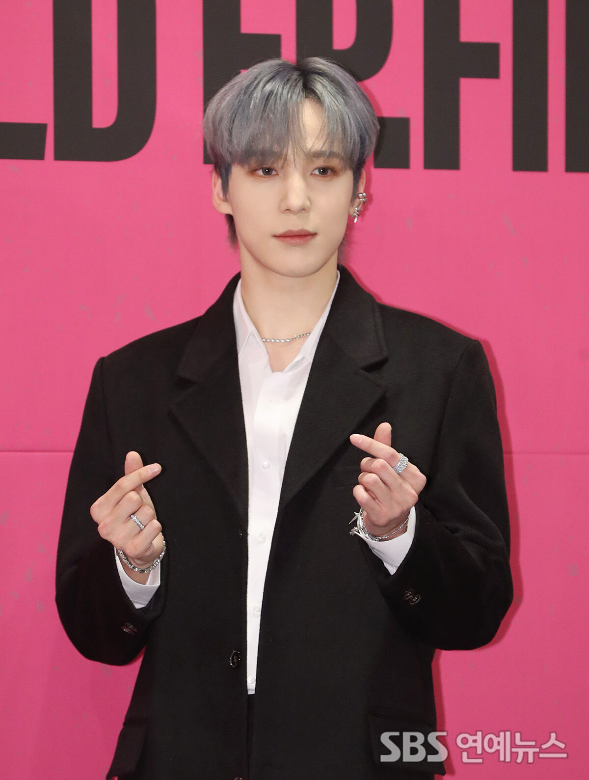 [E포토] 에이티즈 윤호, '토끼로 변신한 왕자님'