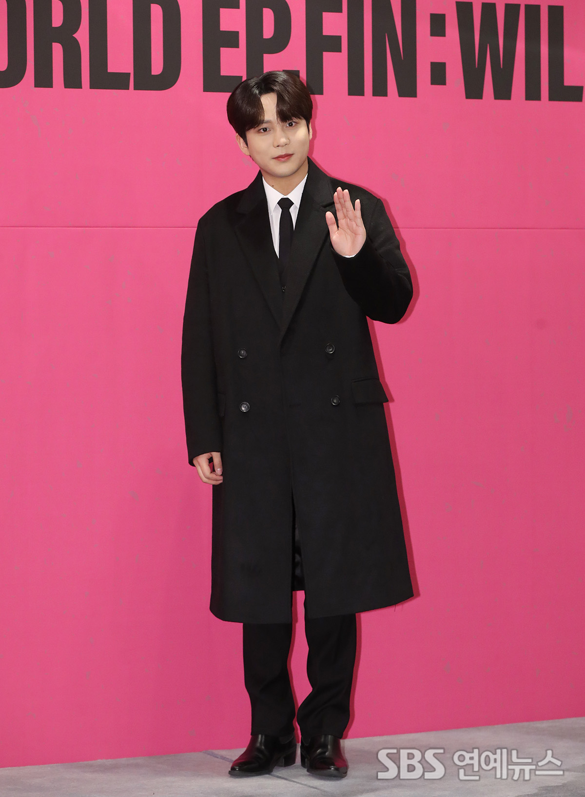 [E포토] 에이티즈 종호, '4년 만의 정규 앨범 화이팅'