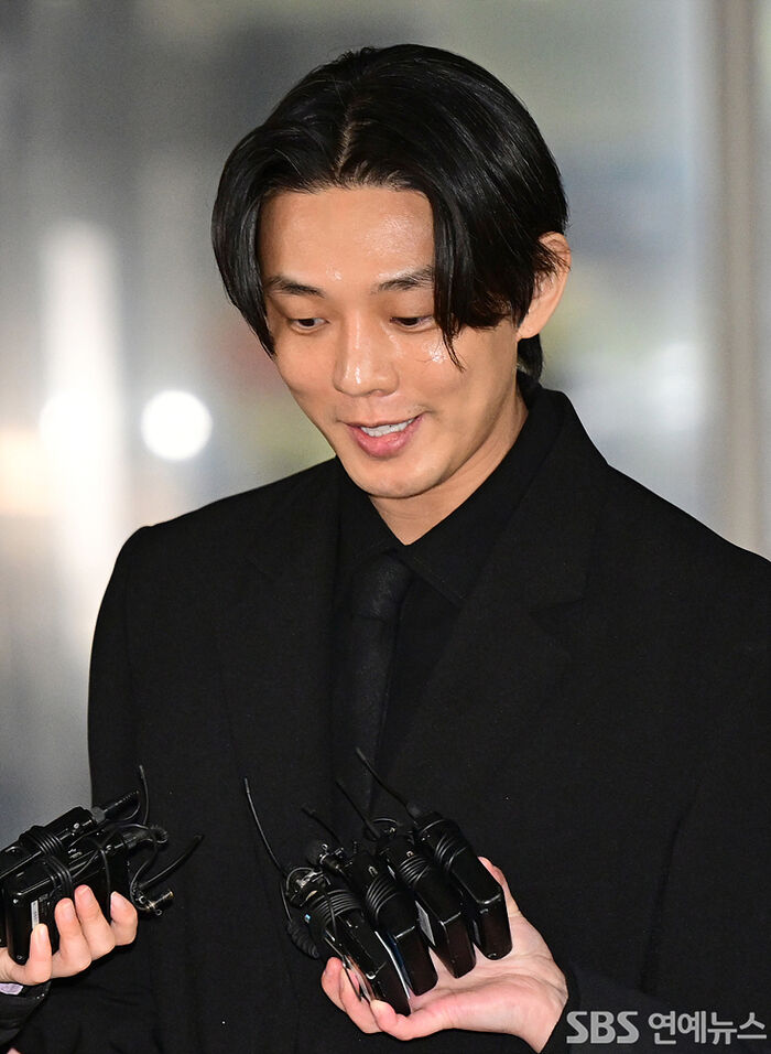 유아인
