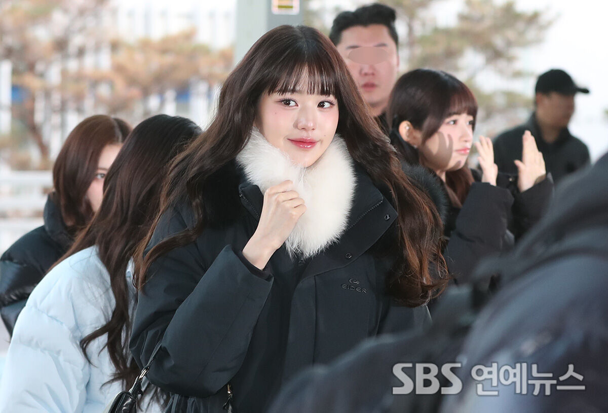 IVE’s Jang Wonyoung at Incheon International Airport
