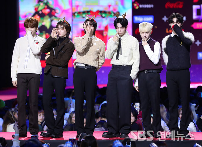 [Throwback] BOYNEXTDOOR Lights Up the SBS Music Awards Red Carpet With Rudolph Vibes