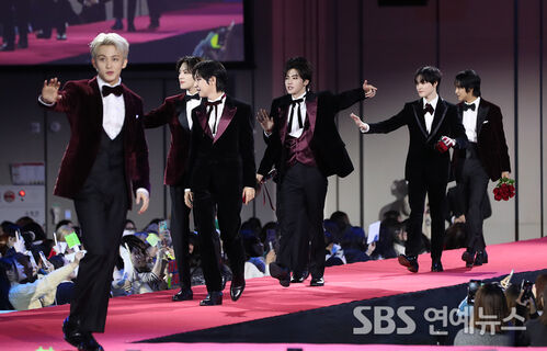NCT Dream Bring the Bouquet Moment to the Red Carpet