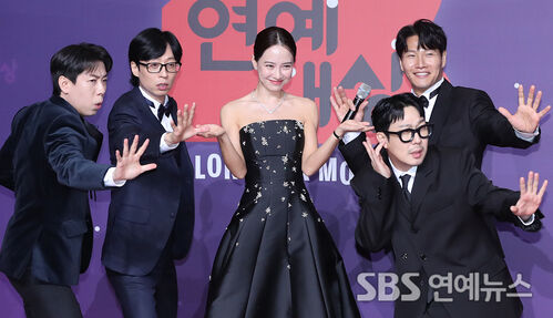 Running Man cast on the red carpet at the 2023 SBS Entertainment Awards