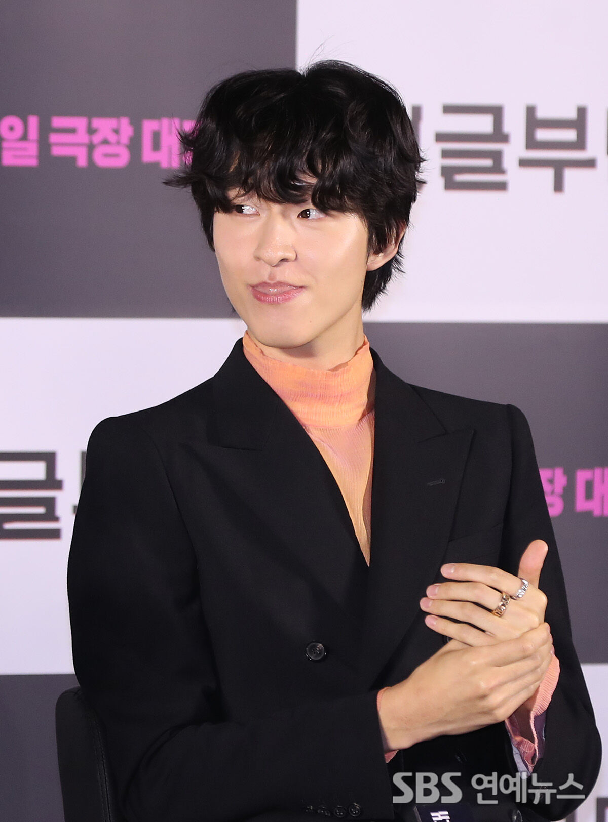 [E포토] 홍경, '개성 강한 키보드 워리어'