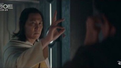이정재, '스타워즈' 세계관 속 모습은?&hellip;"광선검 액션, 가슴 벅차"