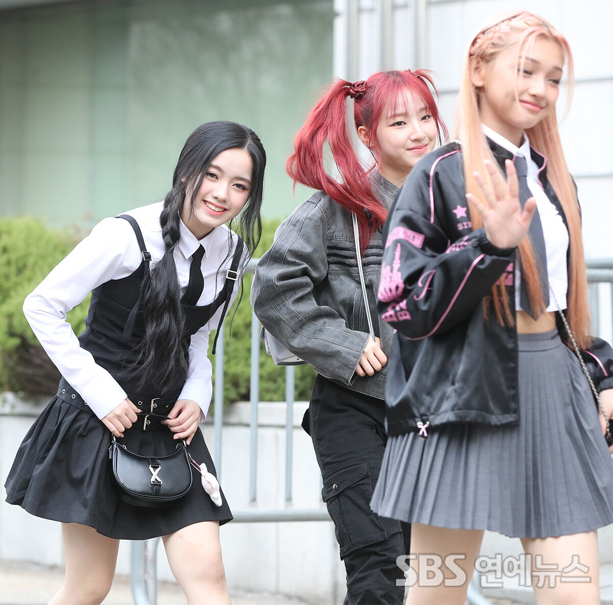 [E포토] 유니스, '봄 햇살처럼 화사한 발걸음'