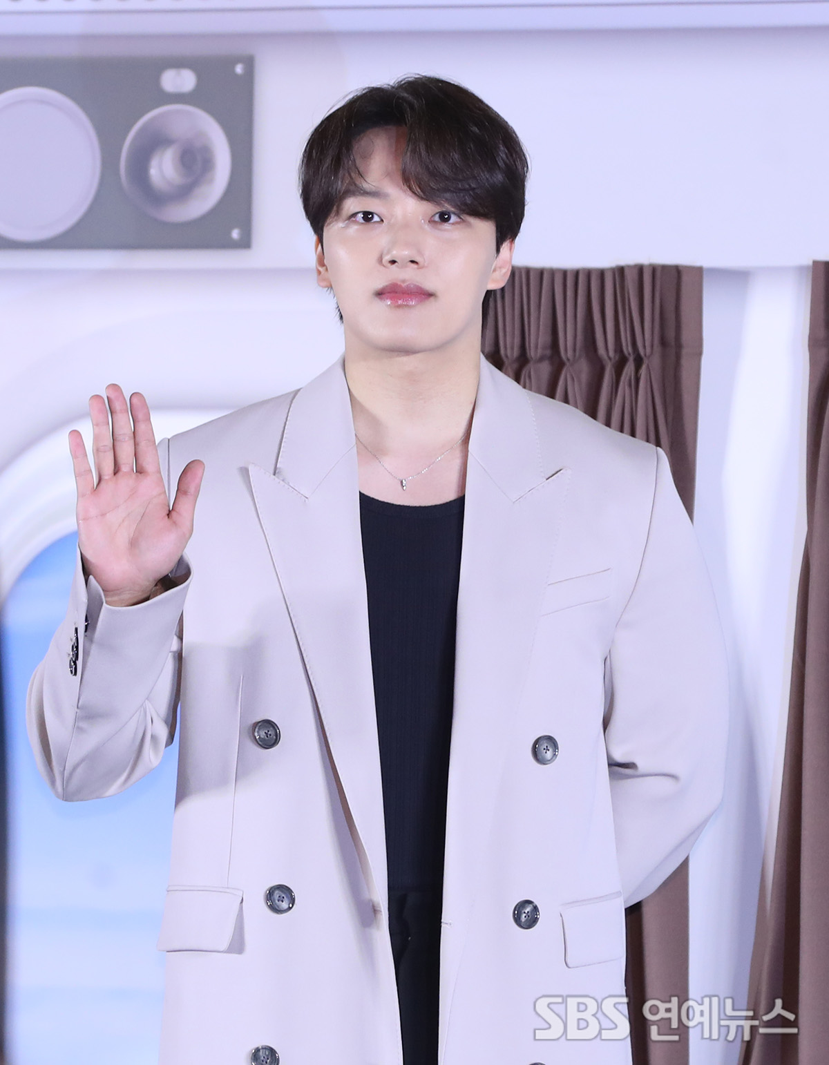 '데뷔 20년' <!HS>여진구<!HE>, 군 입대한다…