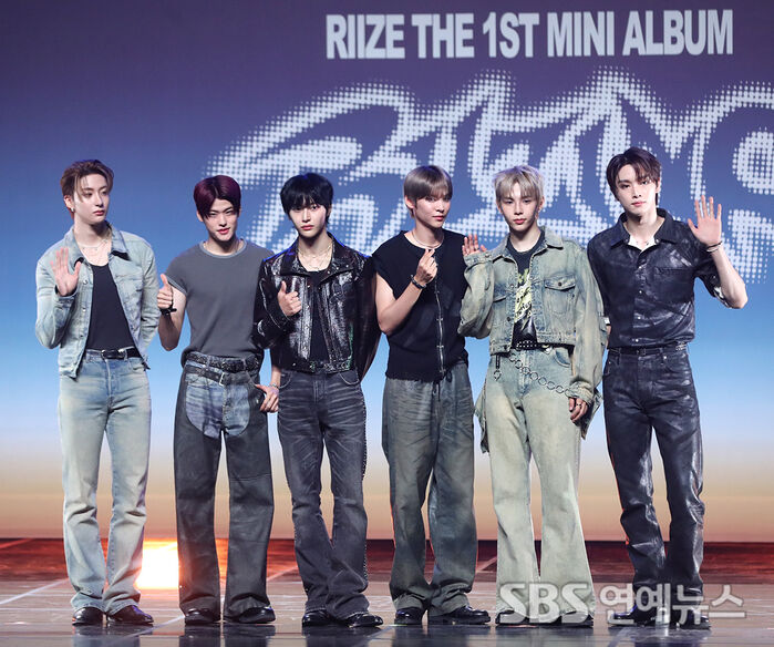 RIIZE at the 'RIIZING' media showcase in Seoul