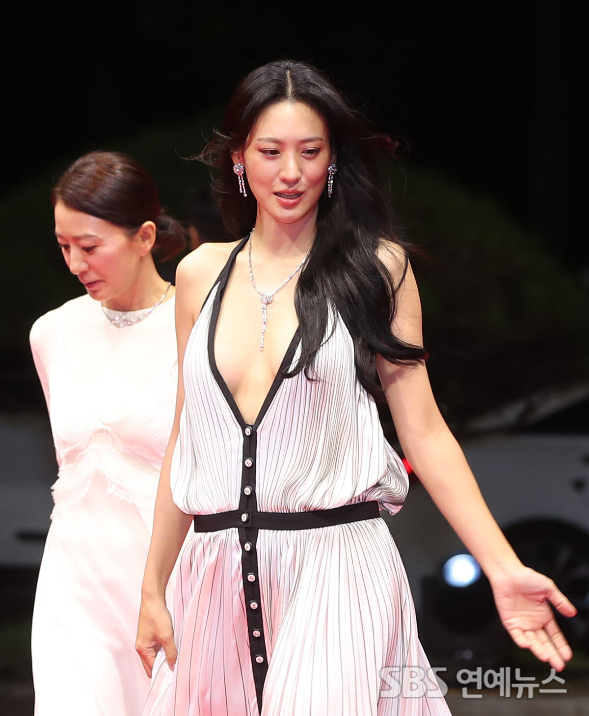 수현