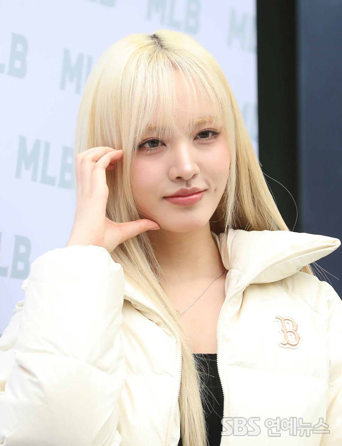 [E포토] 아이브 리즈, '매력적인 보조개 하트'