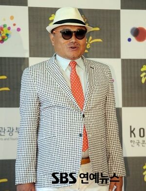 "너나 정신 차려라"&hellip;김흥국, 서울서부지법 폭력사태 '옹호'?