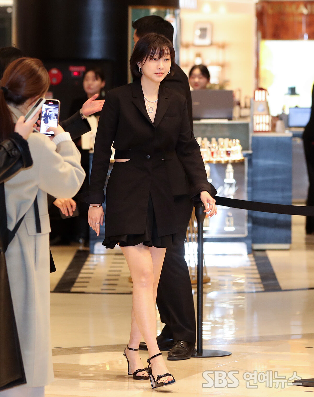김다미