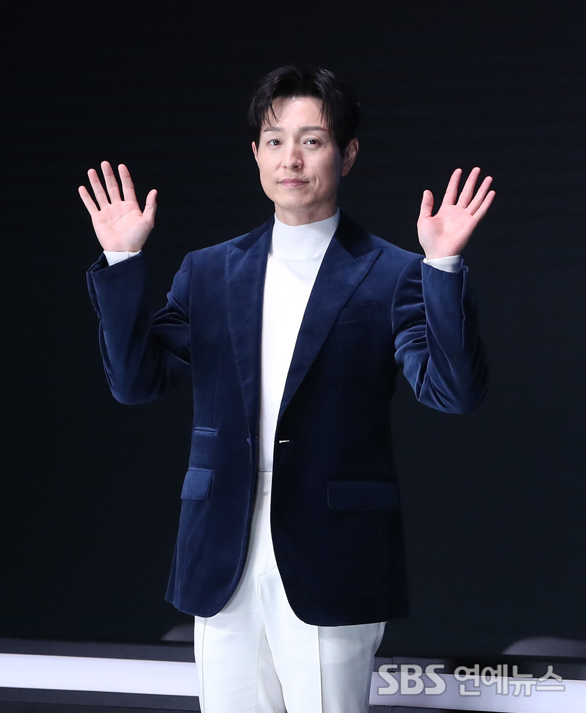 정성일