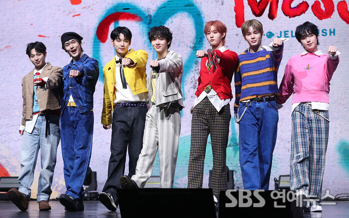 [E-Photo] EVNNE Brings Positive Energy in Their Comeback After 8 Months