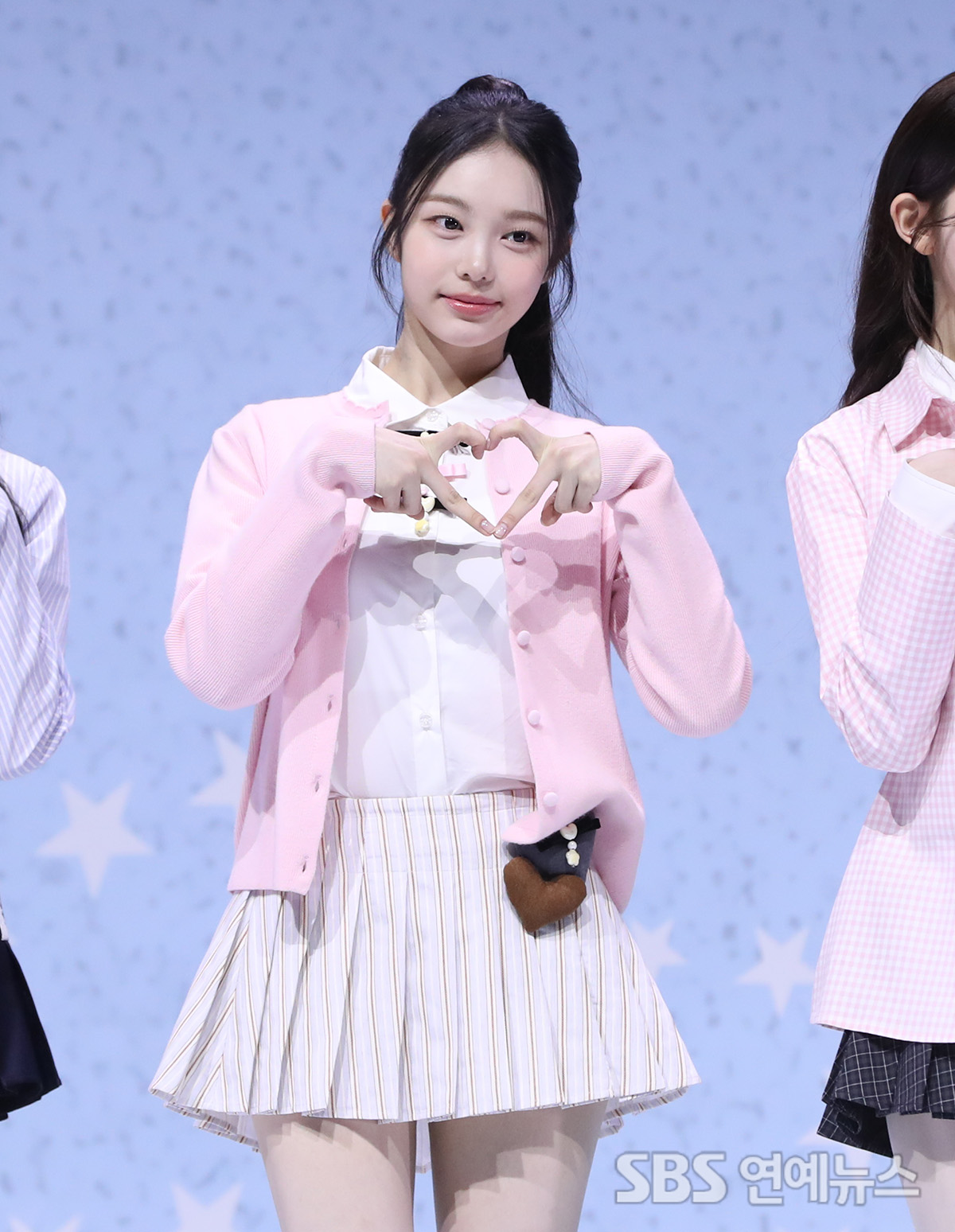 [E-Photo] Hearts2Hearts: 'Eight Members, Eight Unique Charms'