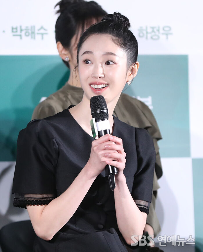 [E-Photo] Kang Hae-rim, 'Nervous for Her First Movie Debut'