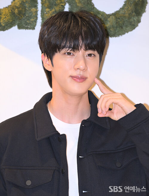E-Photo] BTS Jin, 'Turning the Photowall into His Realm with Just