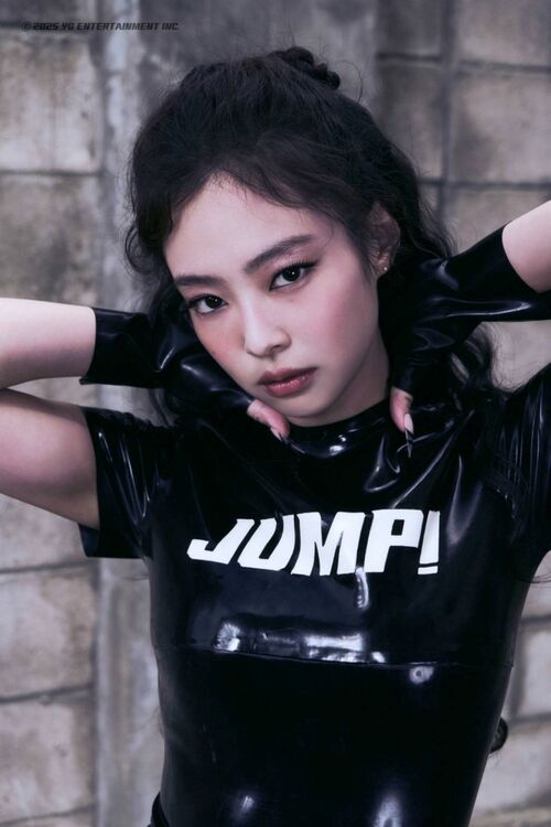 flareup トップス ブラック 韓国 シズニルック BLACKPINK's 'JUMP' Comeback D-1: 4-Member Synergy Unveiled