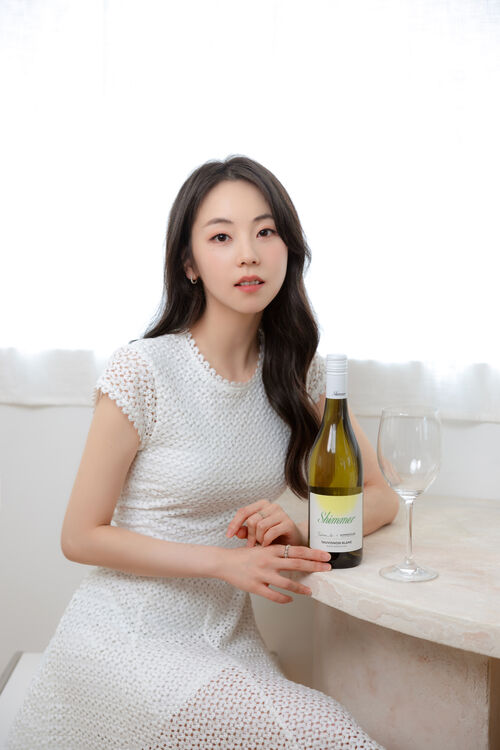 '와인 마니아' 안소희표 와인 출시…"고민 끝에 내 이름 건 상품 나와"