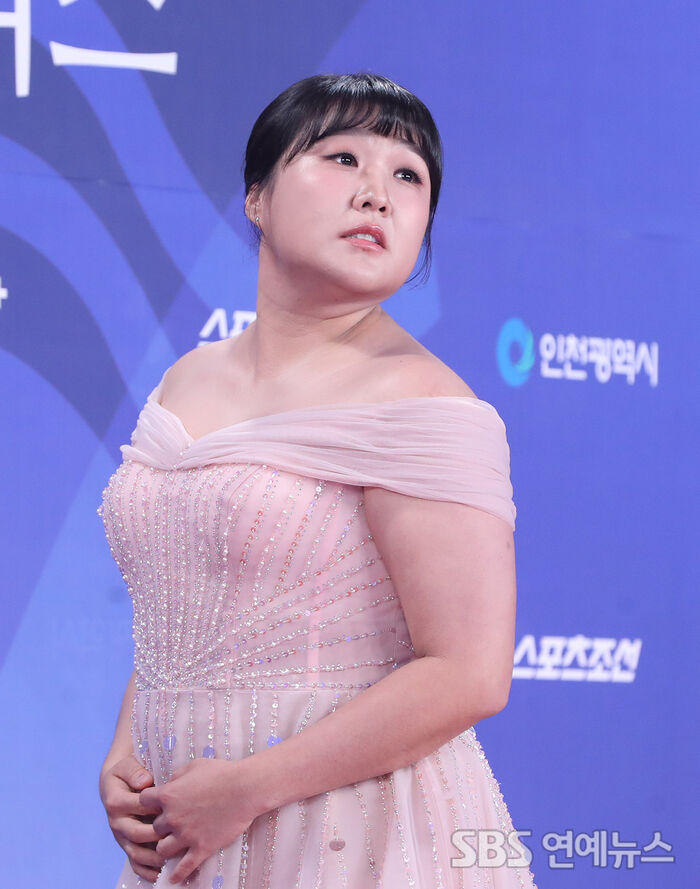 [E-Photo] Suji Lee, 'Today's Concept: Innocently Distant Girl'