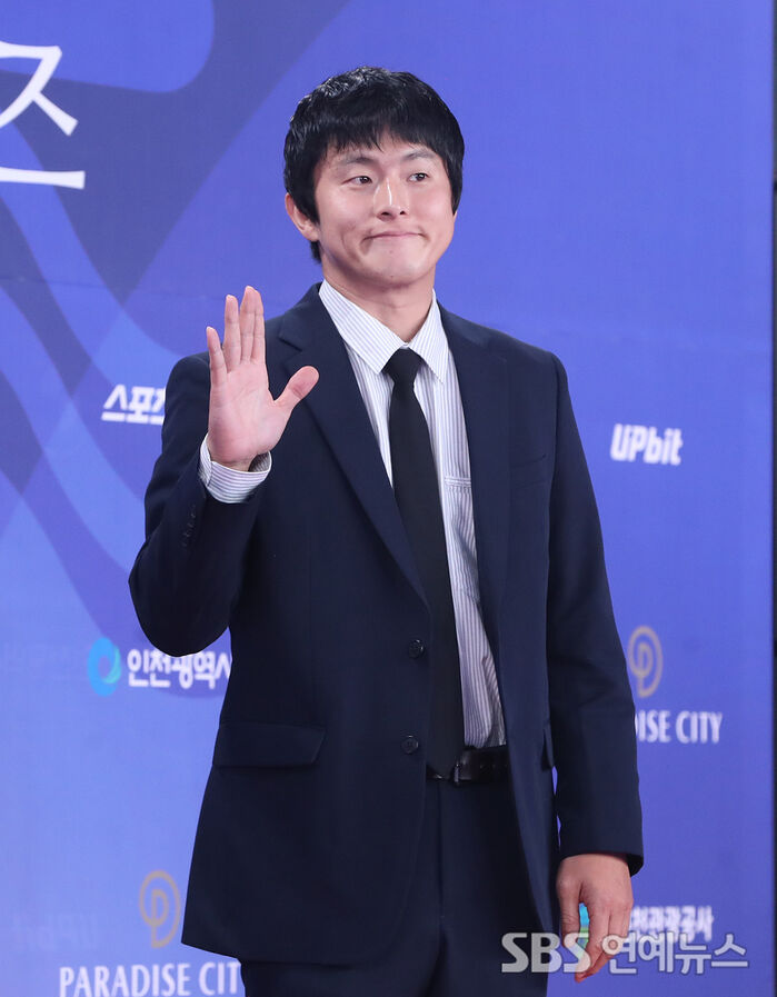 [E-Photo] Kian84, 'Blue Dragon's Entertainer of the Year'