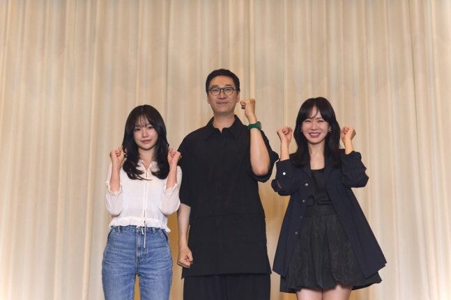 손예진X조유리, K-POP 엔터의 민낯 그린다…'버라이어티'로 연기 호흡