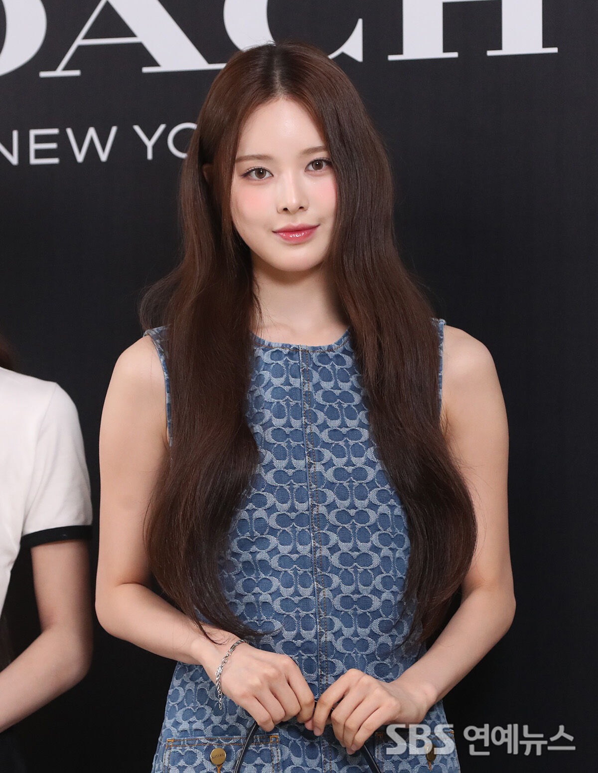 이즈나 방지민