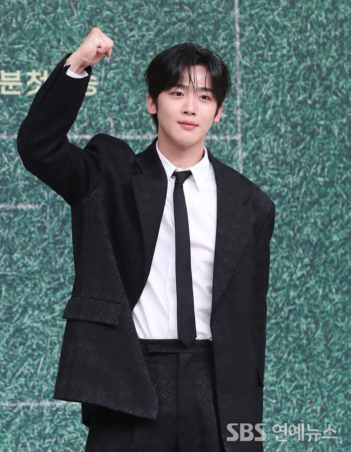 [E-Photo] KIM YOHAN, 'The Eternal Underdog Rugby Team's Captain'