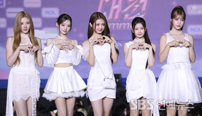 [E-Photo] HITGS, 'Dazzling Pure White Hearts'