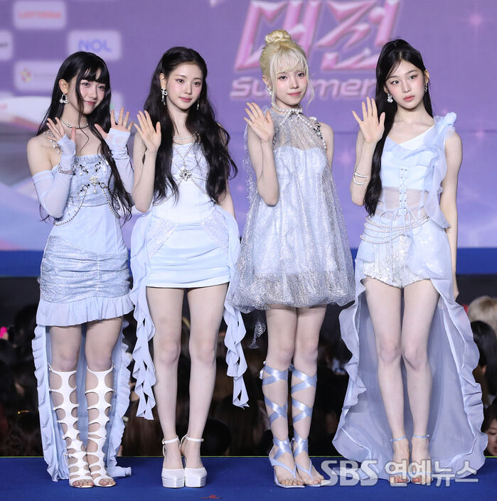 [E-Photo] 'Psy's Girl Group' Baby DON'T Cry, 'See You at the Music Festival'