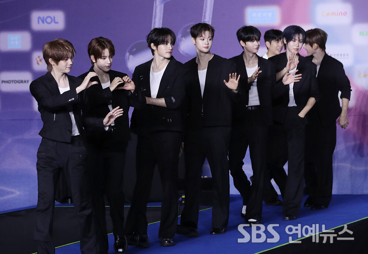 클로즈유어아이즈