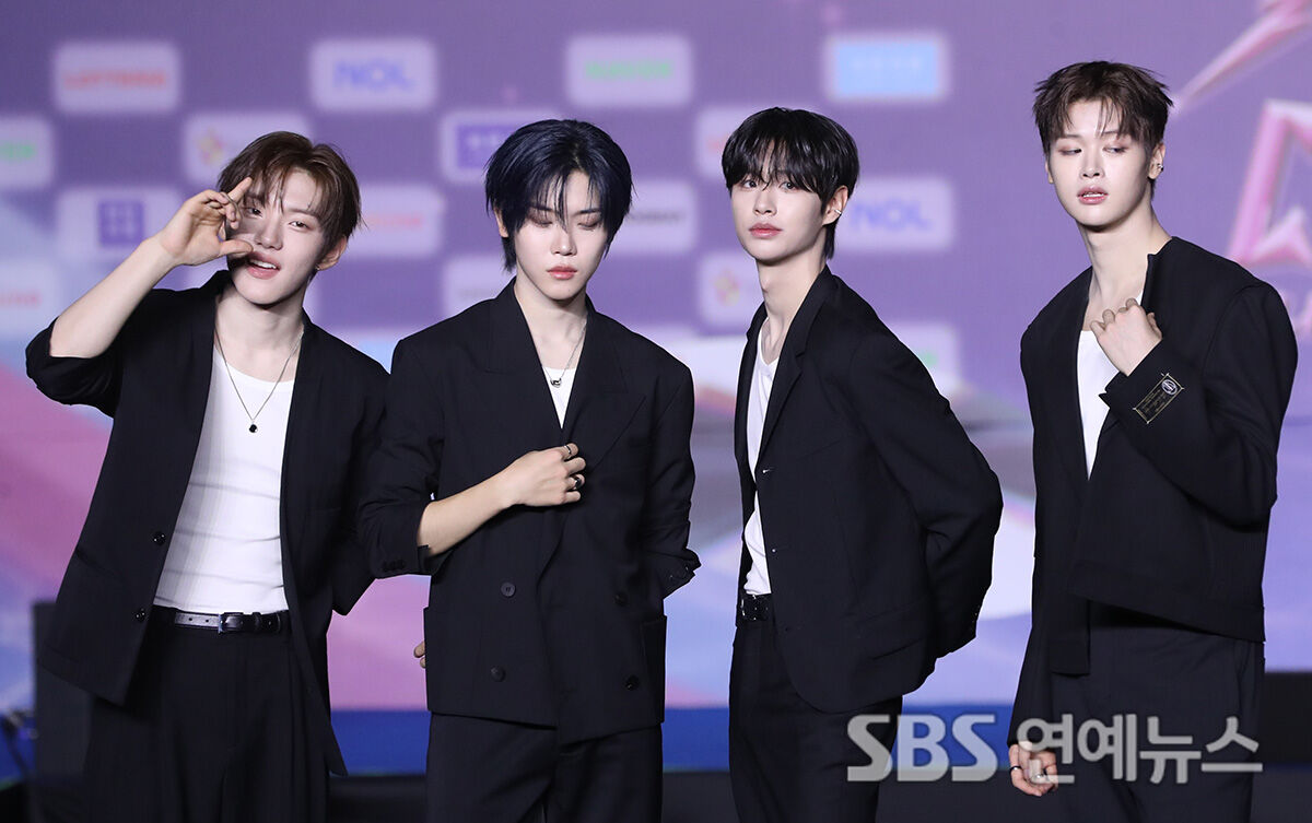 클로즈유어아이즈