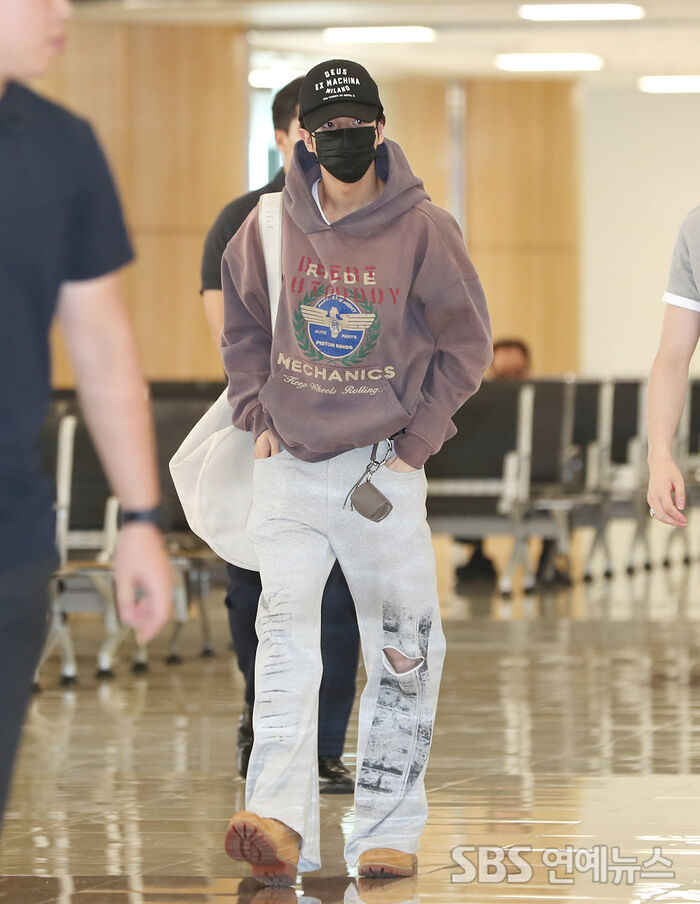 [E-Photo] ENHYPEN's JAKE, 'A Chic Character Straight Out of a Comic'