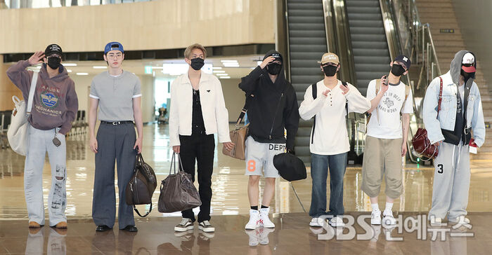 [E-Photo] ENHYPEN, "Off to Japan for Our World Tour!"