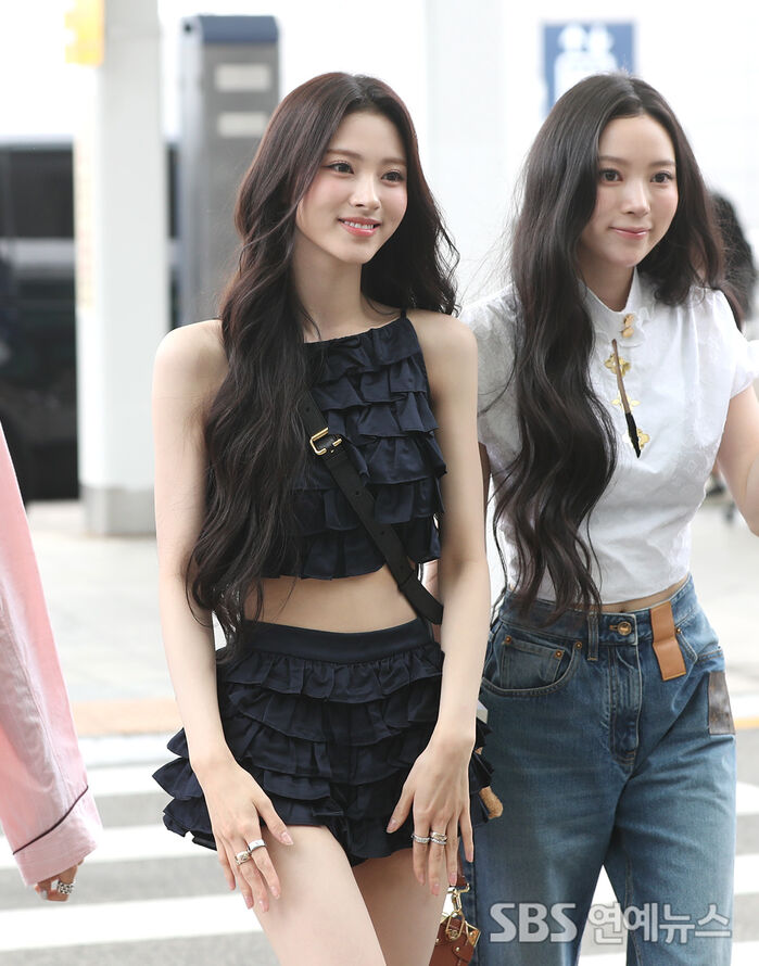 [E-Photo] MEOVV ANNA 'Effortlessly Chic in Black' at the Airport