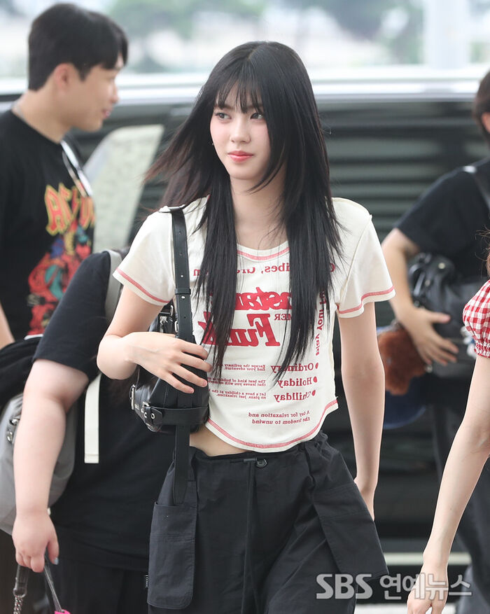 [E-Photo] izna KOKO, 'Heading to the Departure Gate with Hair Blowing in the Wind'