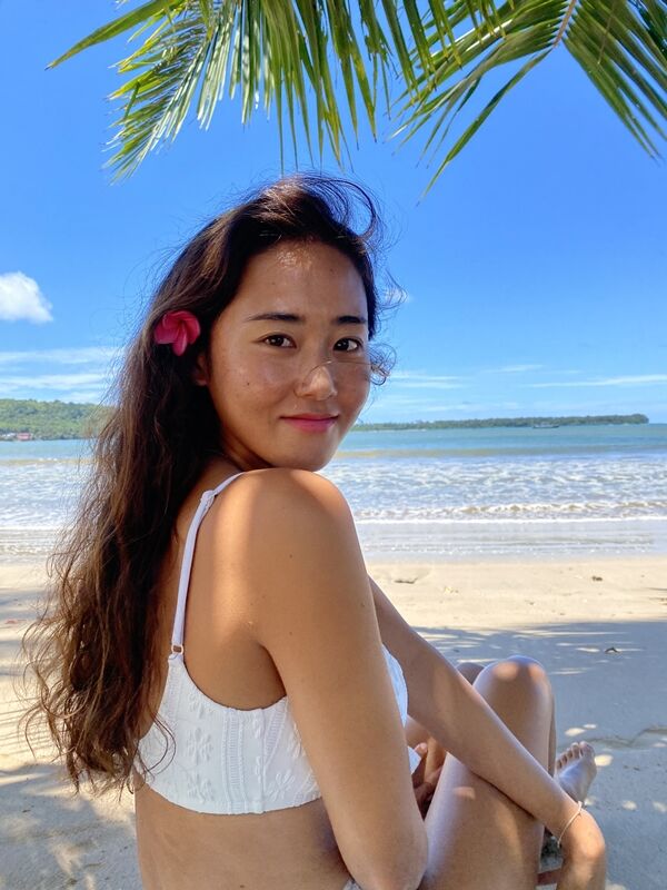 "I Found Myself in an Unfamiliar Sea" Heo Ga-yoon Publishes Her First Essay About Her Life in Bali