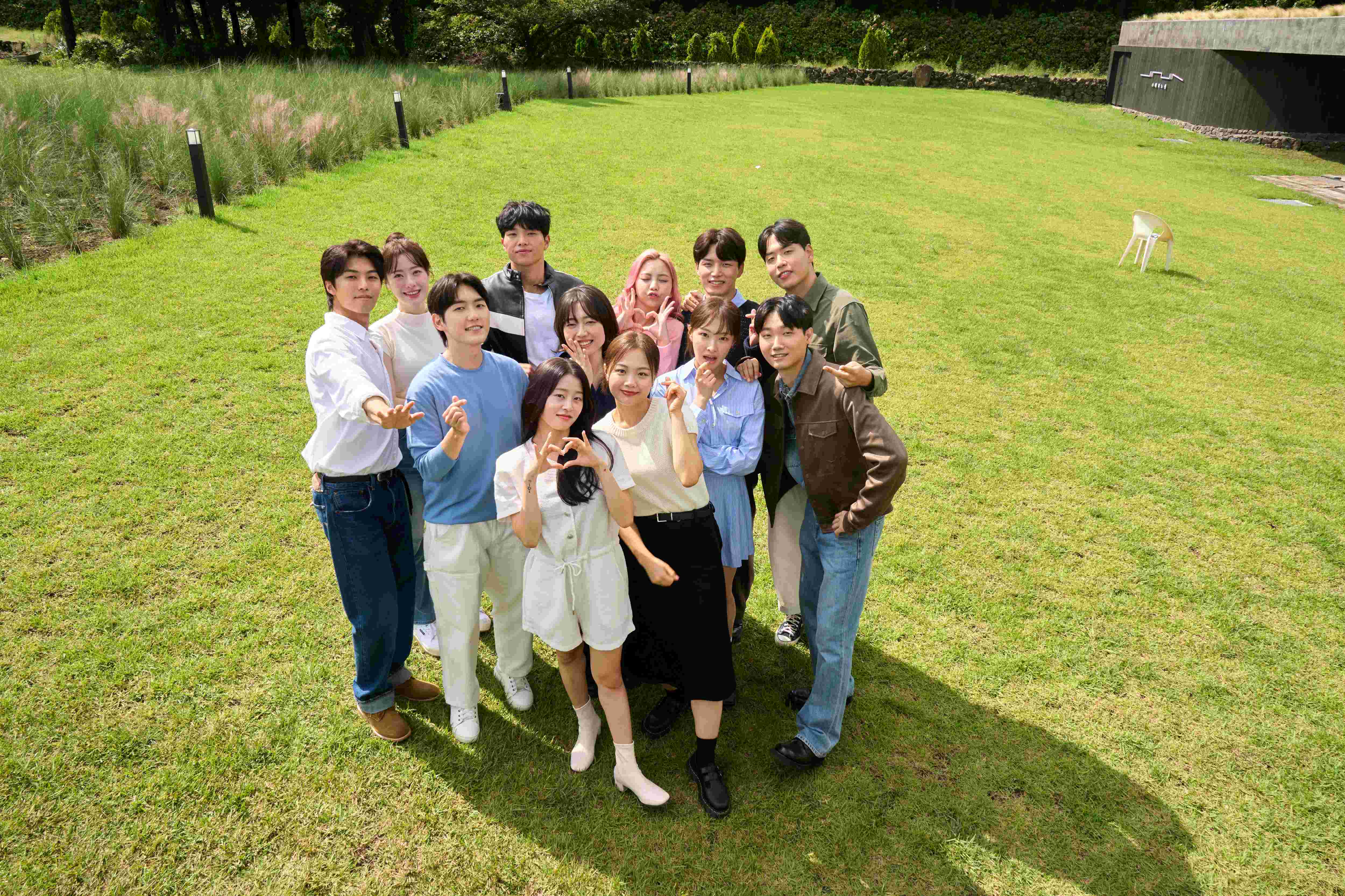  Stepping Out into the World: A</font> Challenge ... 'better late than single' From No Jae-yoon to Kang Ji-su, The Final Thoughts of 12 Singles