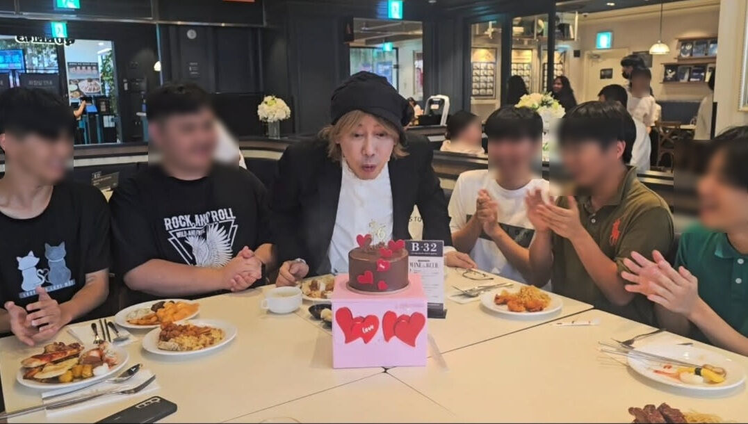 김장훈, 46세 차이 고딩 팬들과 생파…"어른이 문제다" 뼈 있는 한마디
