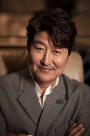 송강호, 지드래곤과 한솥밥 먹는다…갤럭시코퍼레이션과 전속 계약