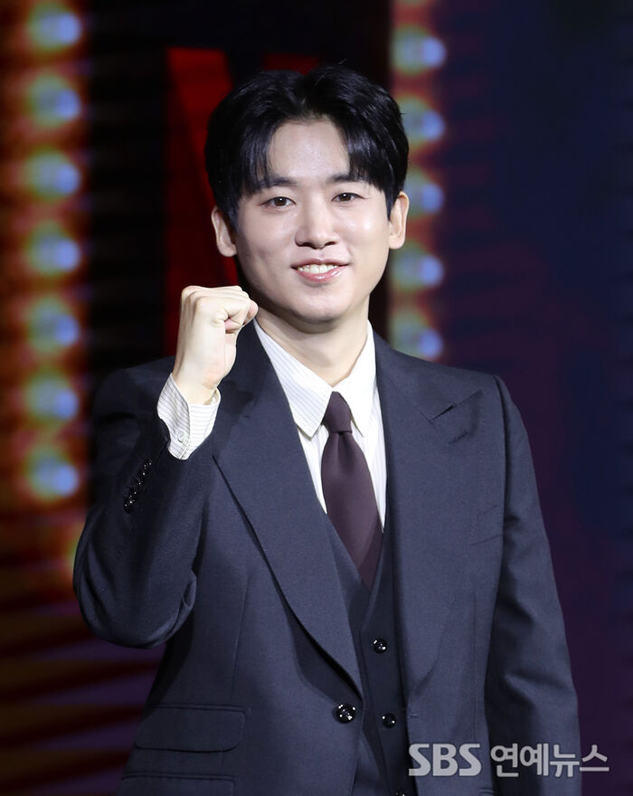 [E-Photo] Cho Hyun Chul Plays Production Company Head in 'Madam Aema'