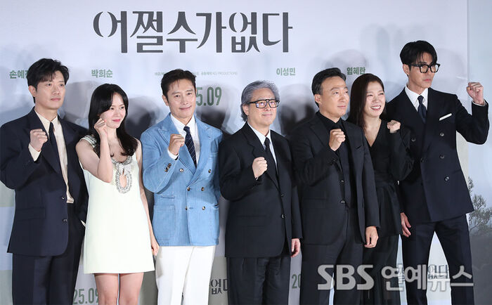 [E-Photo] Director Park Chan-wook and the Stars of the Film 'No Other Choice'